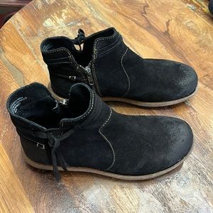New Born Black Distressed Wynter Boot 8.5